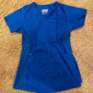 Maternity scrub top